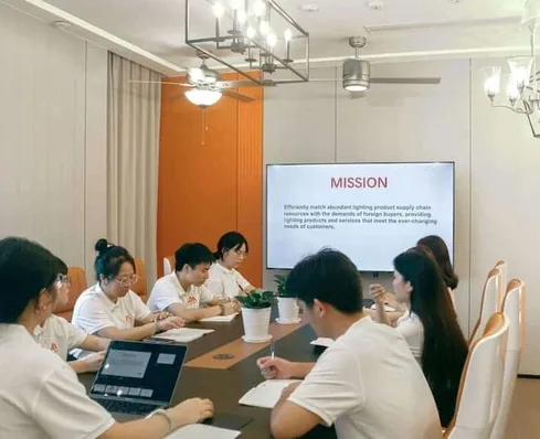 The scene of the company employees' meeting